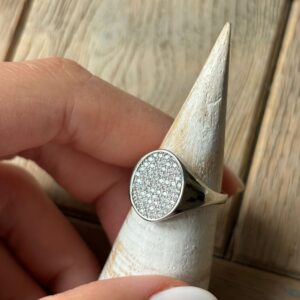 Anello ovale zirconi argento